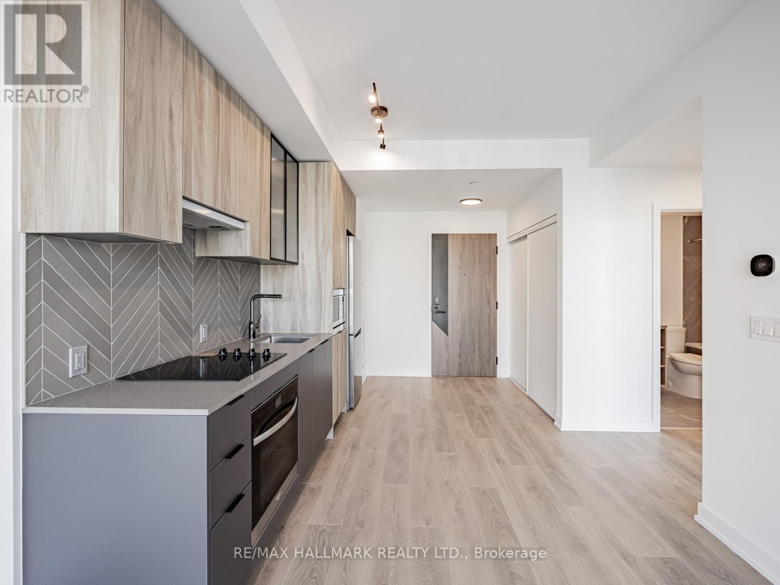 720 - 1037 The Queensway, Toronto, Ontario  M8Z 6C7 - Photo 8 - W12607418