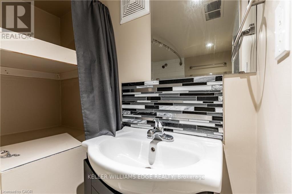 B - 9 Blythe Street, Hamilton, Ontario  L8N 2W3 - Photo 9 - X12607440