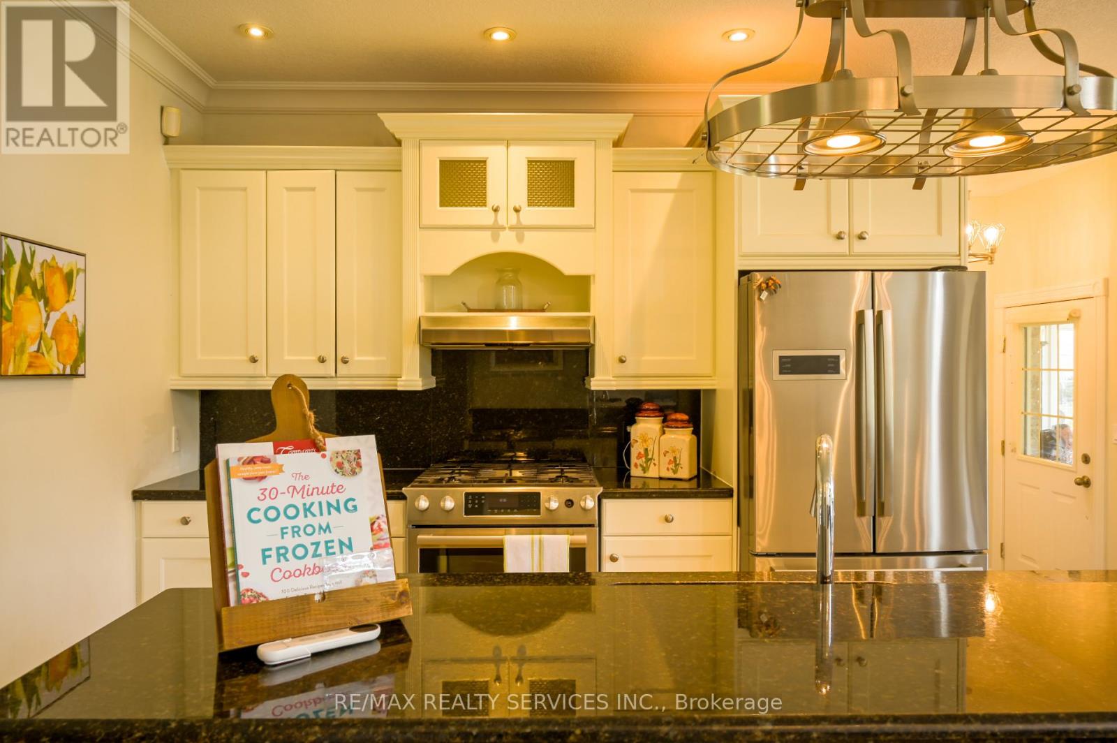 214 Maple Avenue S, Brant, Ontario  N0E 1A0 - Photo 18 - X12607460