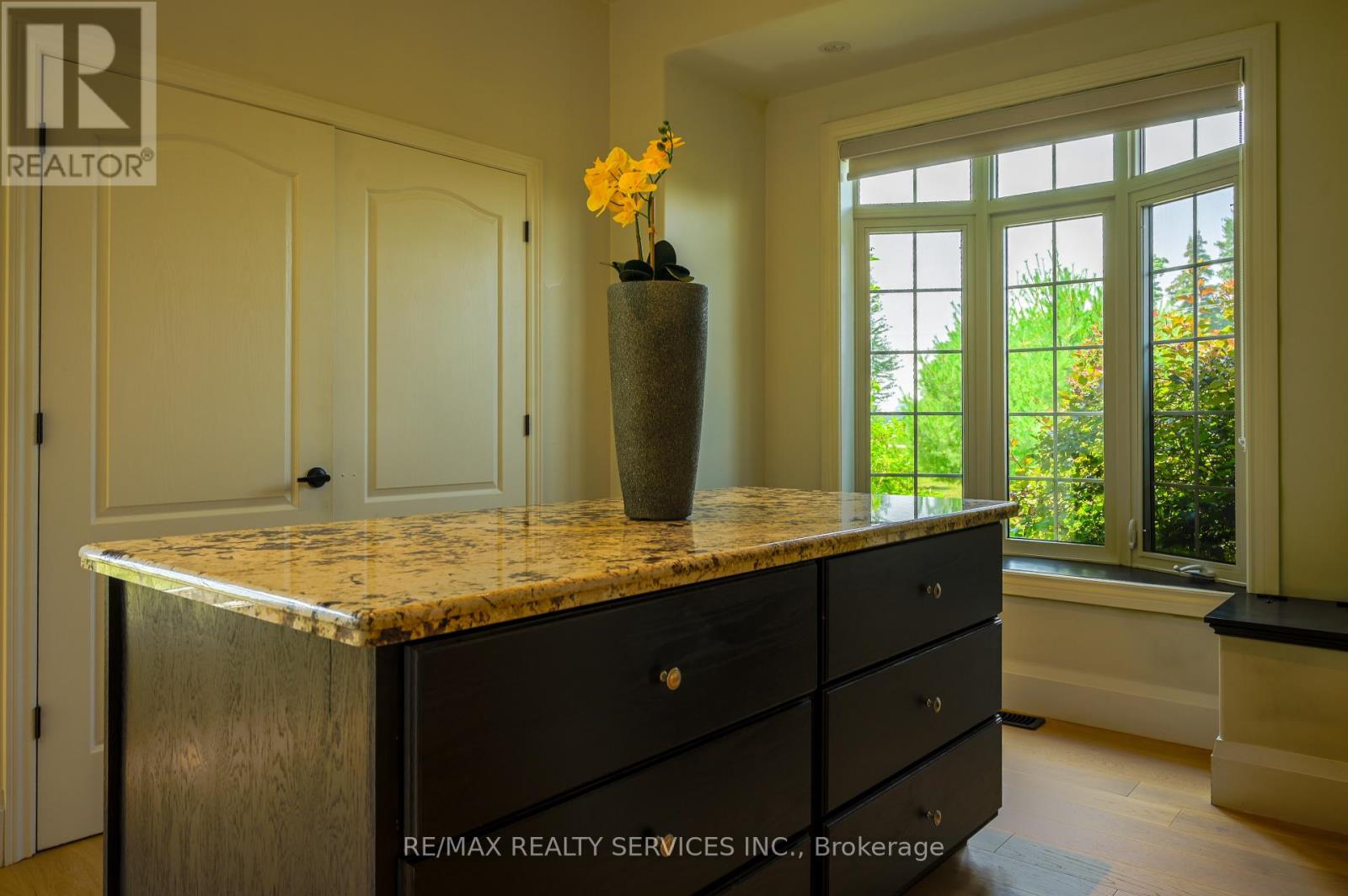 214 Maple Avenue S, Brant, Ontario  N0E 1A0 - Photo 26 - X12607460