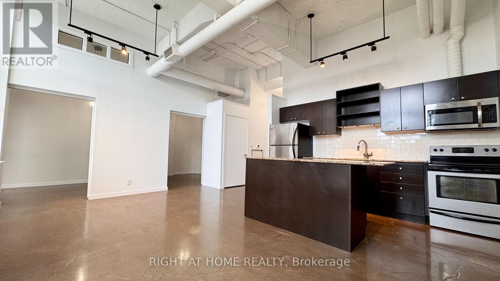 101 - 410 King Street W, Kitchener, Ontario N2G 1C3 - Photo 3 - X12607464