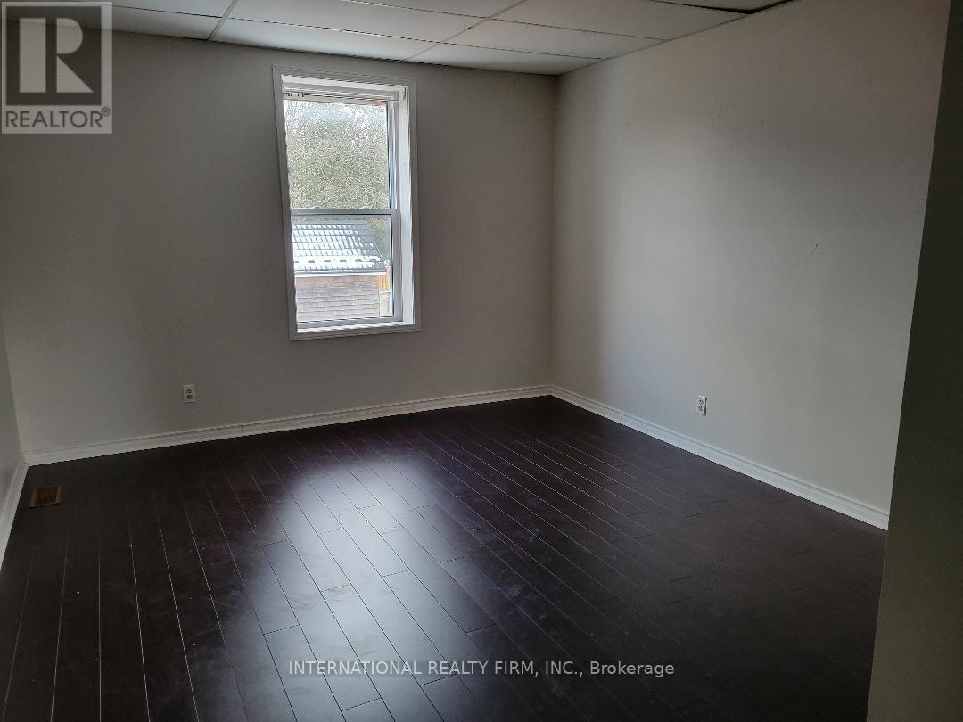 92 Trafalgar Road, Erin, Ontario  N0B 1Z0 - Photo 2 - X12553382