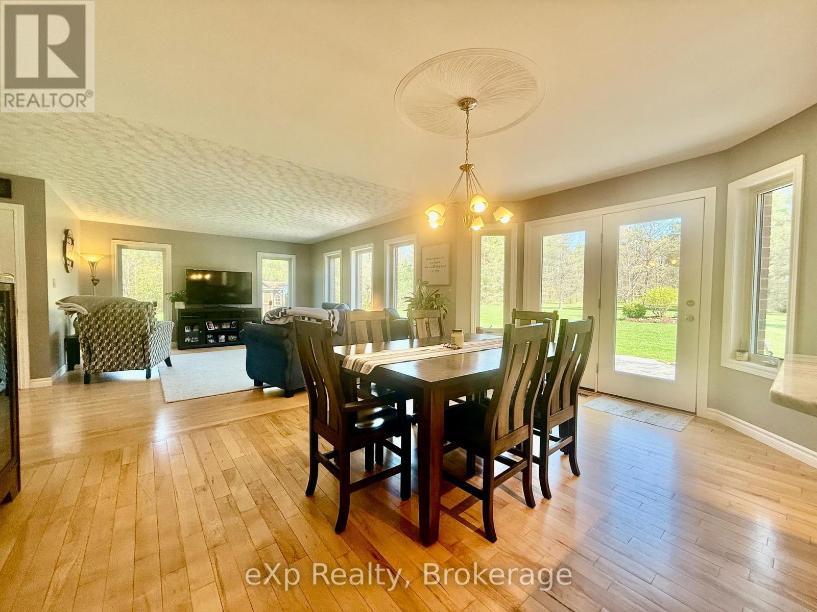 323237 Durham Road E, West Grey, Ontario  N0G 1R0 - Photo 9 - X12596596