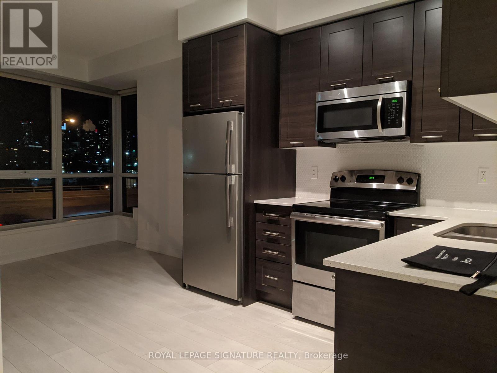 803 - 50 Bruyeres Mews, Toronto, Ontario  M5V 0H8 - Photo 4 - C12607484