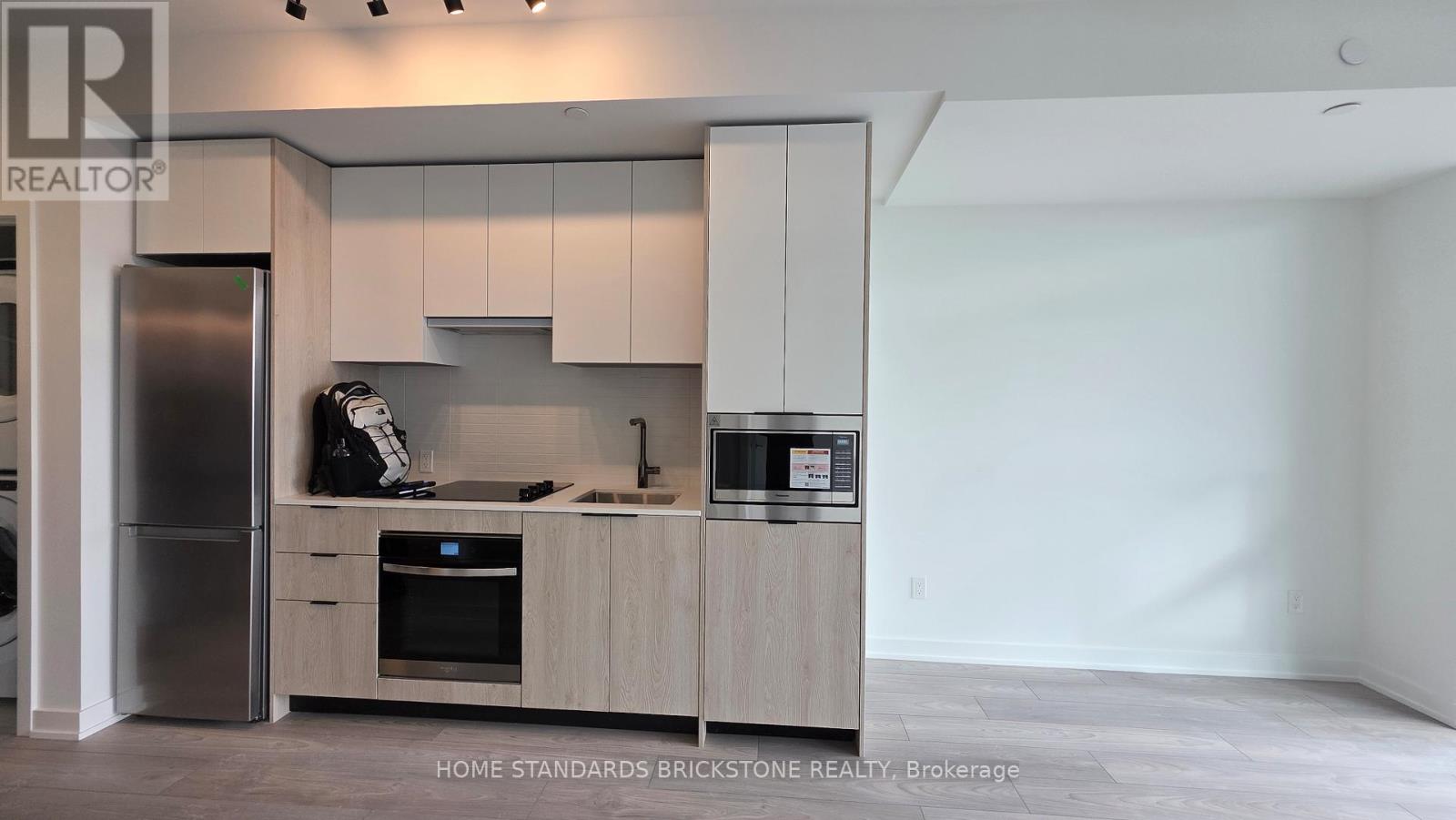 721 - 1007 The Queensway, Toronto, Ontario  M8Z 0H4 - Photo 5 - W12607472