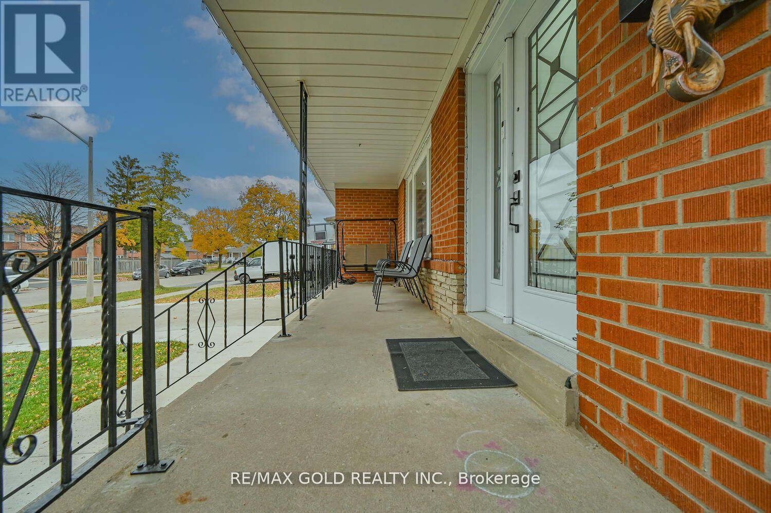 3724 Darla Drive, Mississauga, Ontario  L4T 2C9 - Photo 3 - W12607496