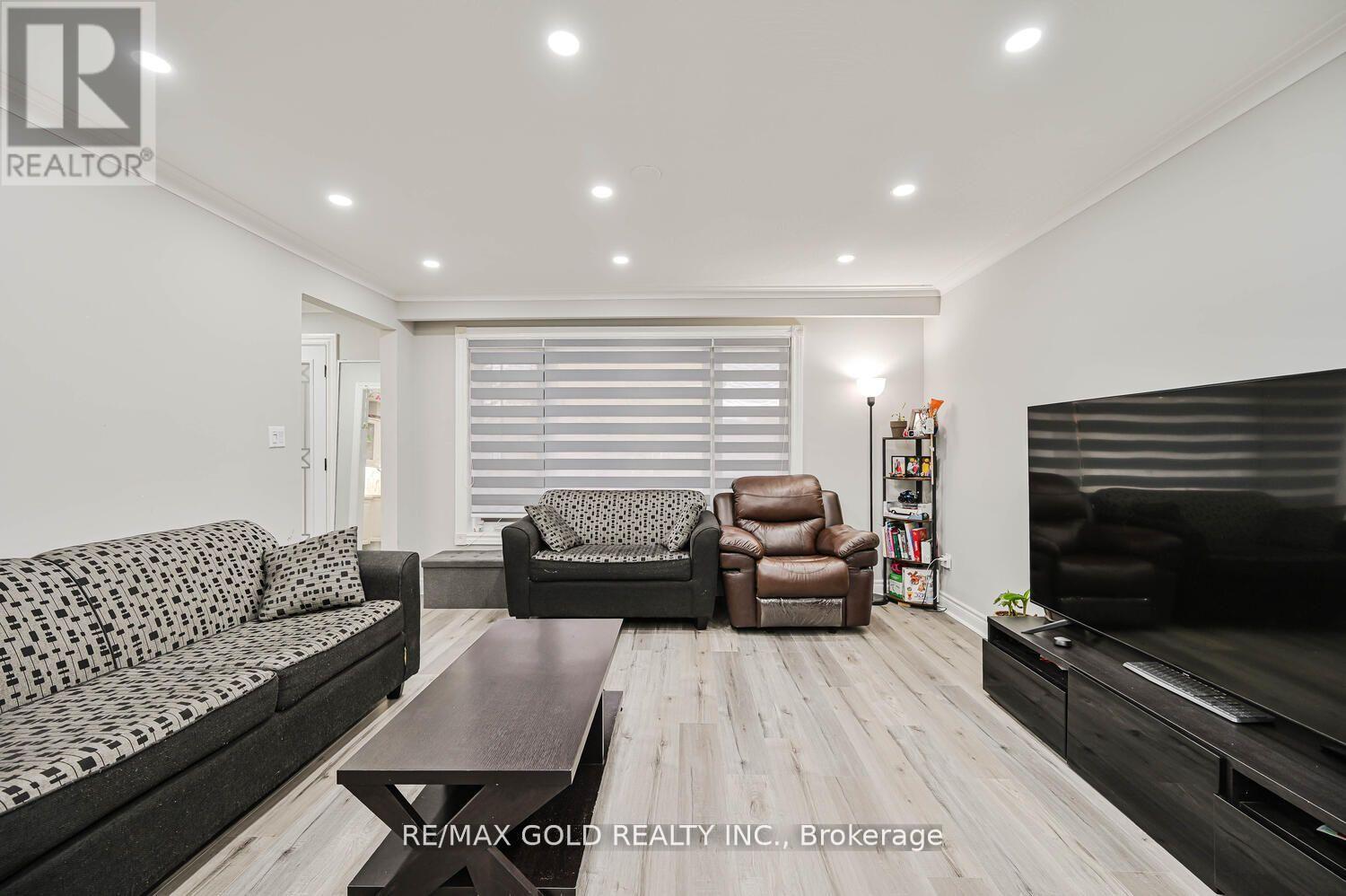 3724 Darla Drive, Mississauga, Ontario  L4T 2C9 - Photo 7 - W12607496