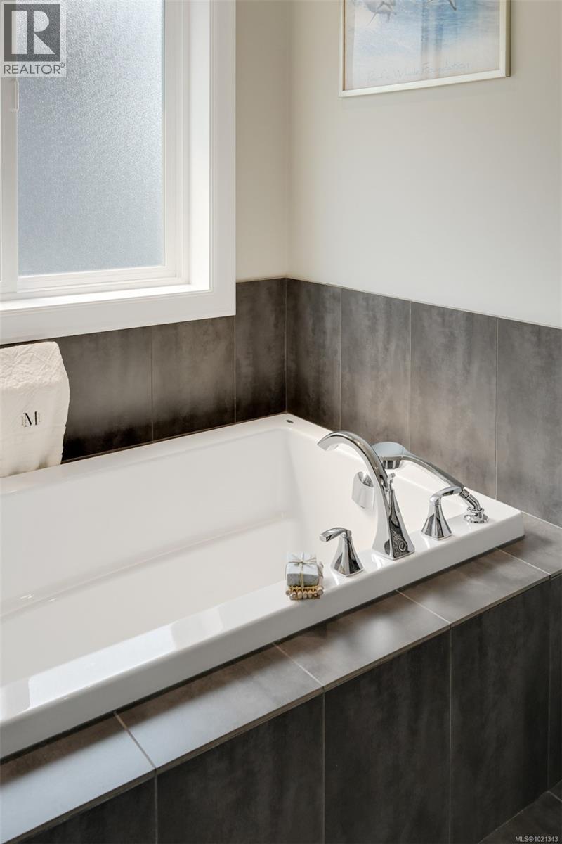 3445 Hopwood Pl, Colwood, British Columbia V9C 3V9 - Photo 35 - 1021343