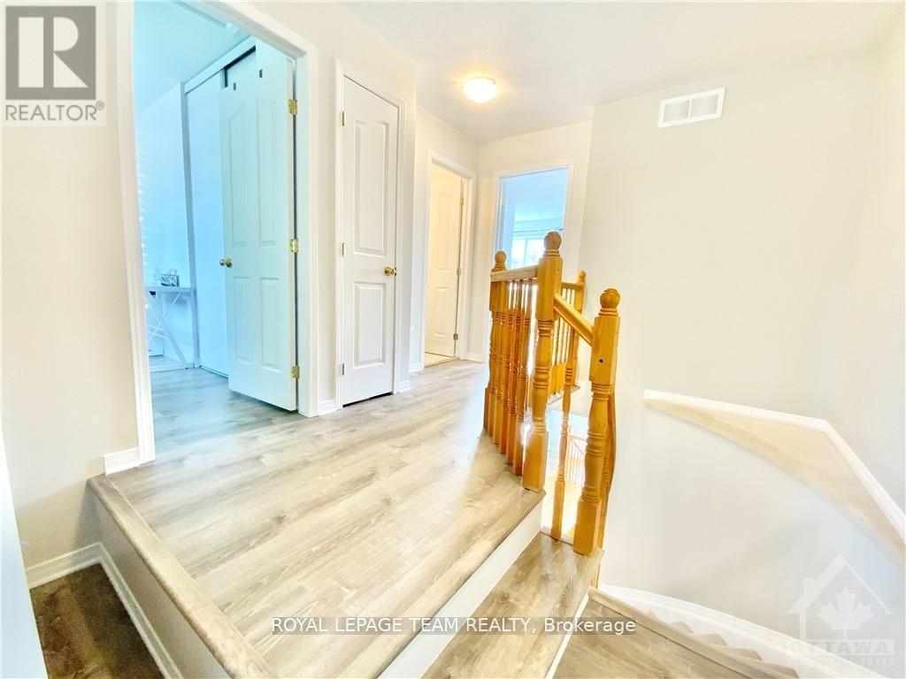 64 Tobermory Crescent, Ottawa, Ontario  K2K 3M4 - Photo 11 - X12607498
