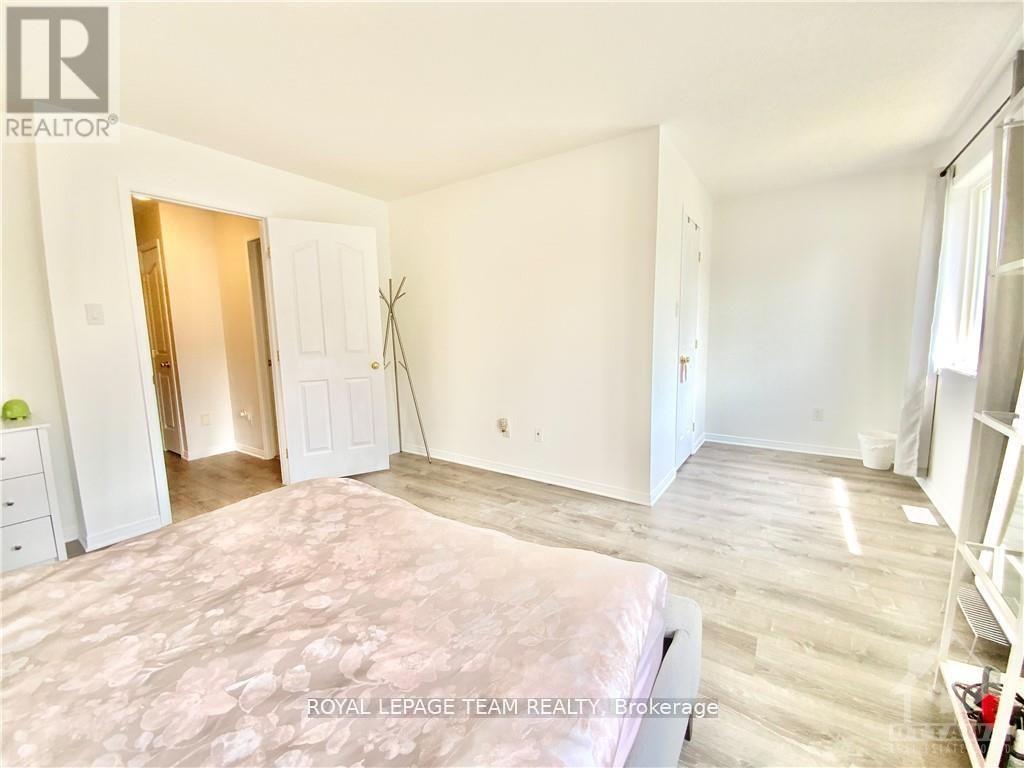 64 Tobermory Crescent, Ottawa, Ontario  K2K 3M4 - Photo 14 - X12607498