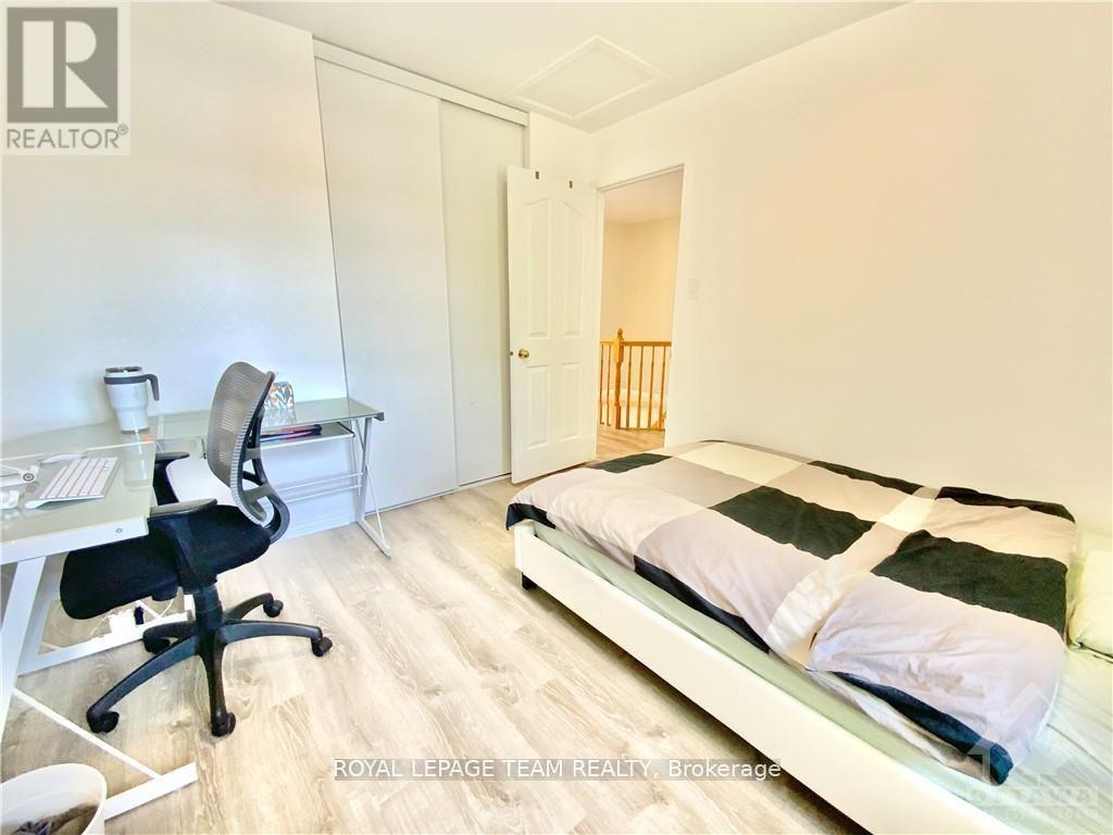 64 Tobermory Crescent, Ottawa, Ontario  K2K 3M4 - Photo 17 - X12607498