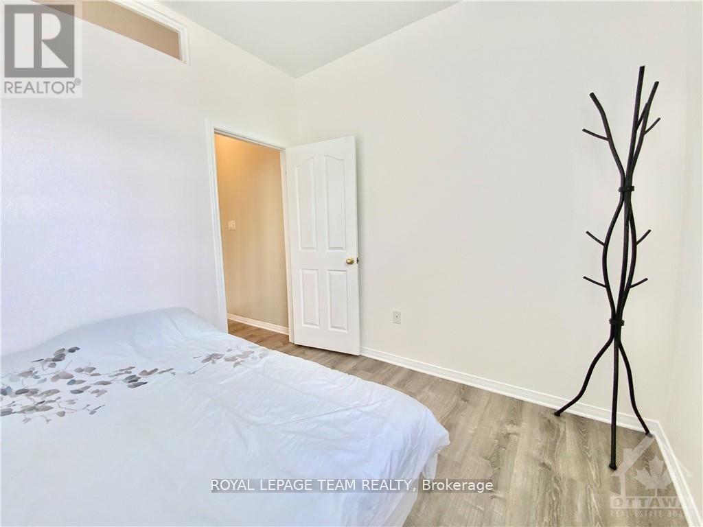 64 Tobermory Crescent, Ottawa, Ontario  K2K 3M4 - Photo 19 - X12607498