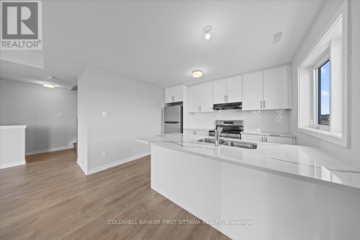 110 Parnian Private, Ottawa, Ontario  K2J 4H7 - Photo 12 - X12607504