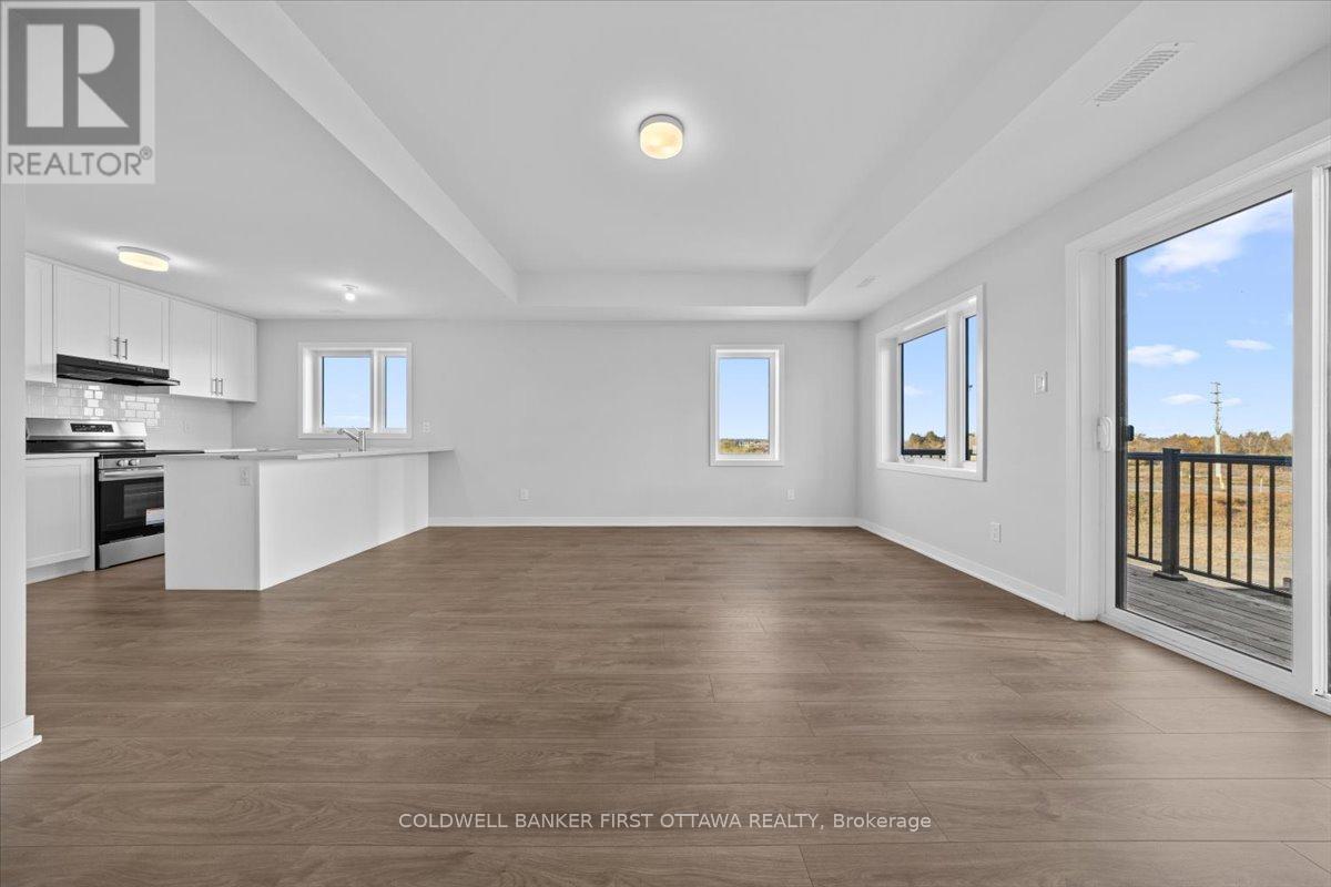 110 Parnian Private, Ottawa, Ontario  K2J 4H7 - Photo 4 - X12607504