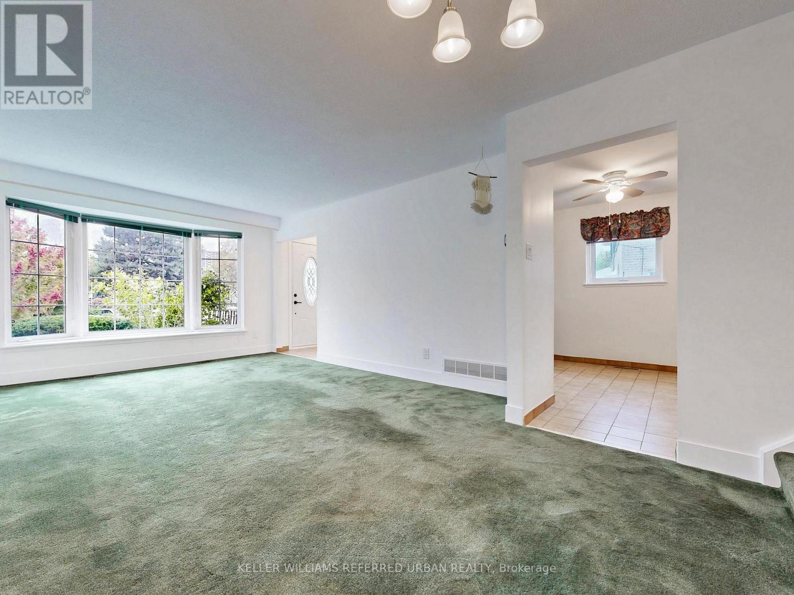 70 Crossbow Crescent, Toronto, Ontario  M2J 3M4 - Photo 4 - C12607528