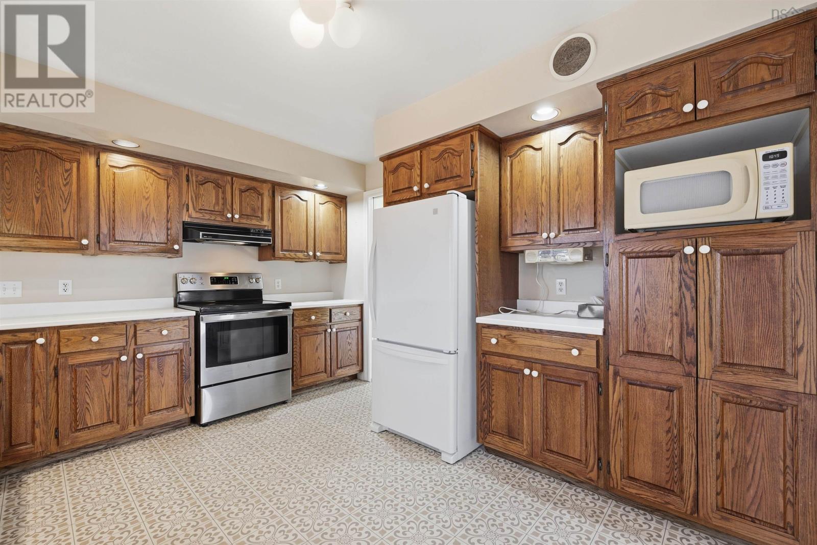 331 Moirs Mill Road, Bedford, Nova Scotia  B4A 3Y3 - Photo 8 - 202529092