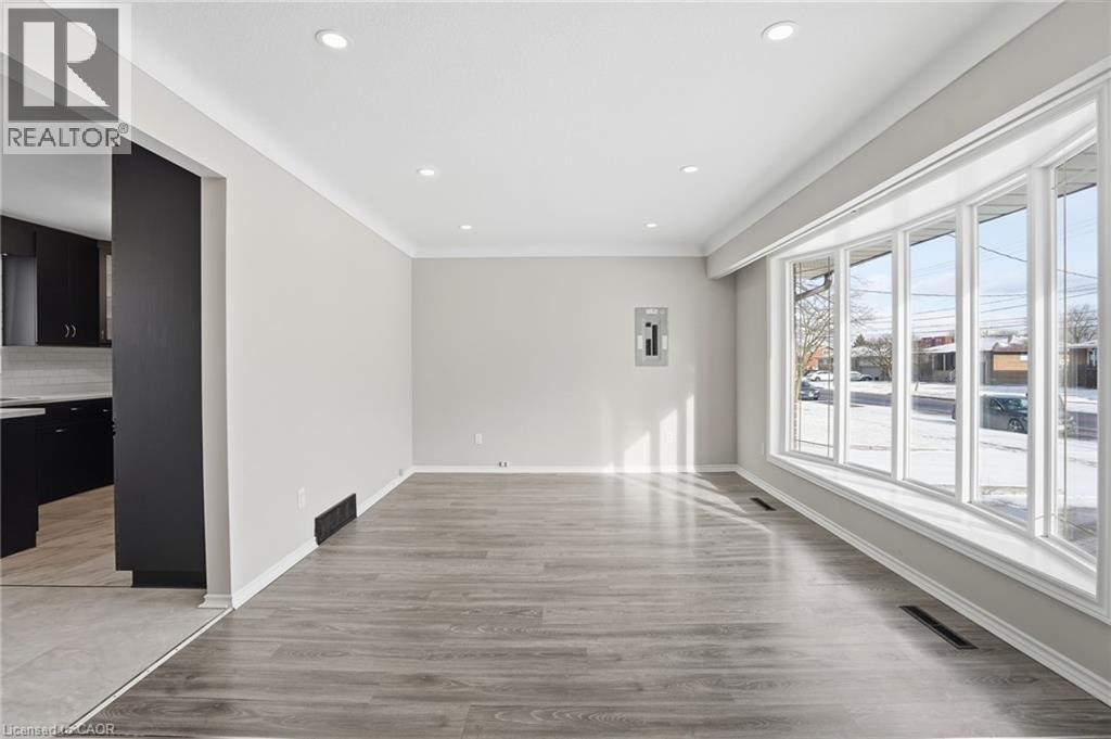 93 Wellington Street, Welland, Ontario  L3B 1B2 - Photo 4 - 40792172