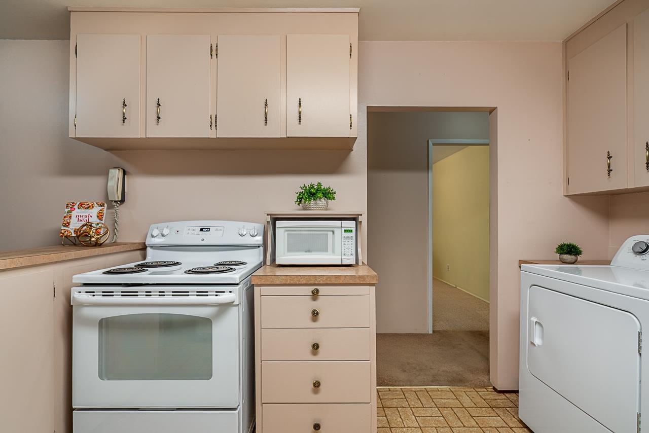 11055 Oriole Drive, Surrey, British Columbia  V3R 5A7 - Photo 8 - R3072419