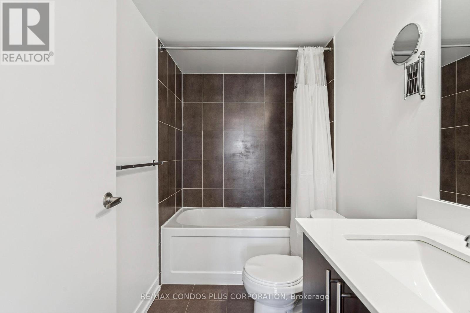 1609 - 1420 Dupont Road, Toronto, Ontario  M6H 0C2 - Photo 10 - W12607532