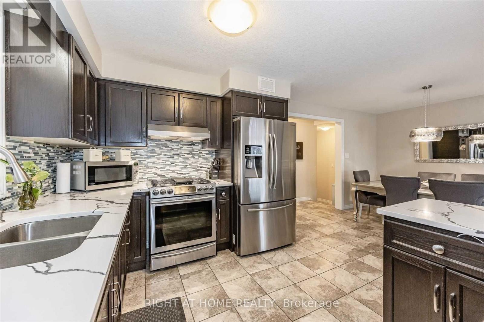 6 Crossbridge Avenue, Kitchener, Ontario  N2A 0J9 - Photo 12 - X12607510