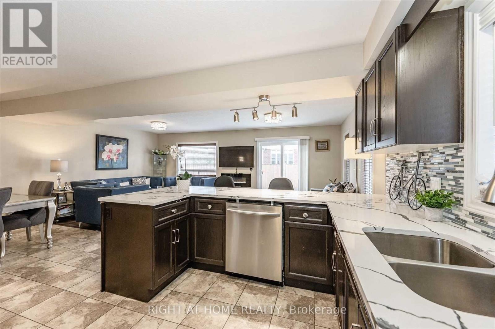 6 Crossbridge Avenue, Kitchener, Ontario  N2A 0J9 - Photo 13 - X12607510