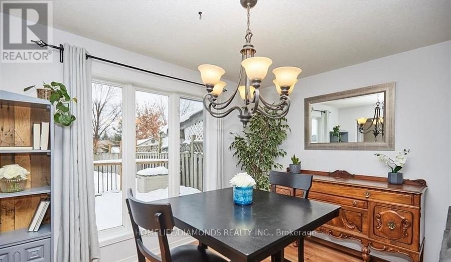 32 Woodland Drive, Welland, Ontario L3C 7C9 - Photo 3 - X12607524