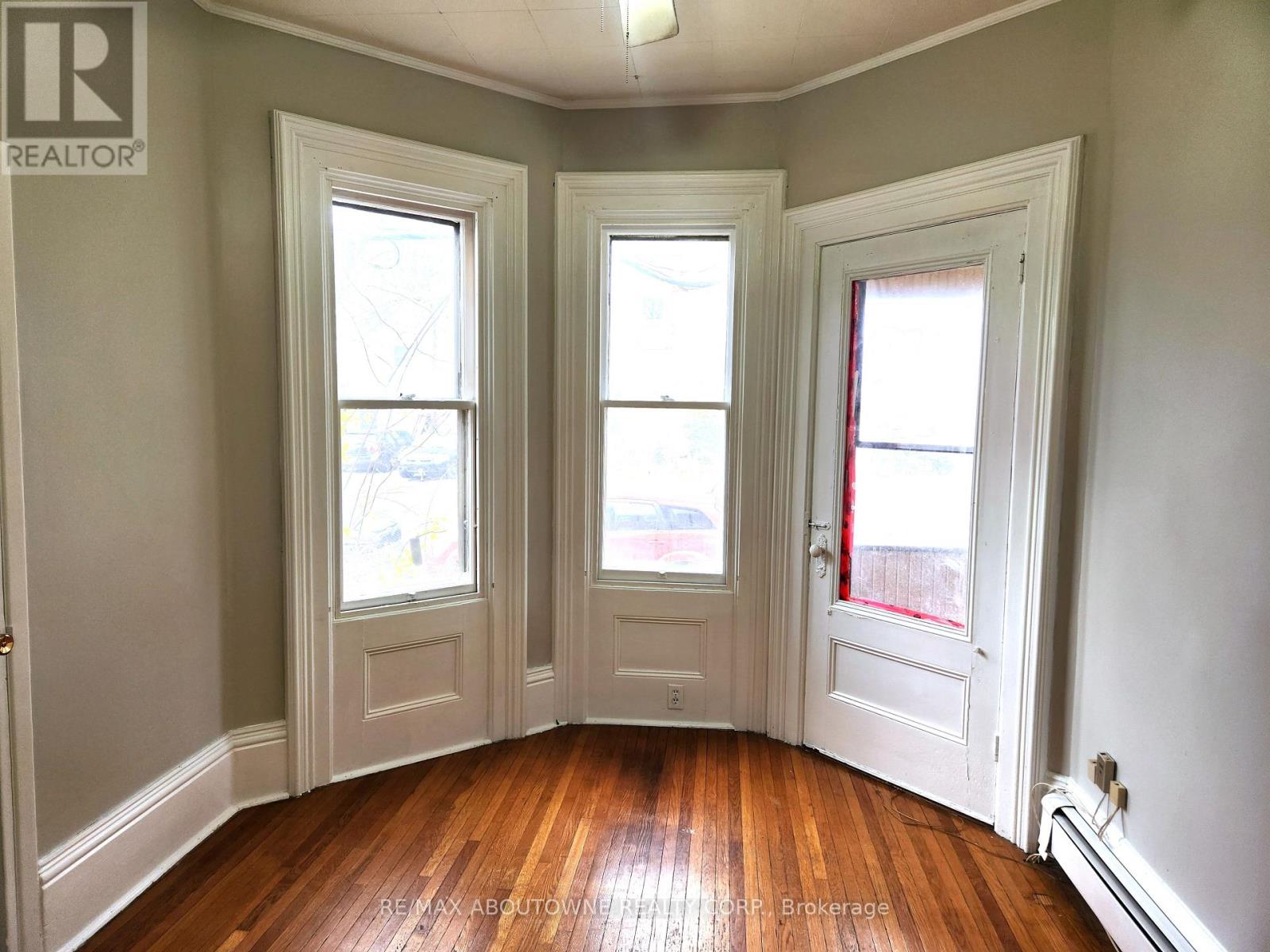 Main - 177 Chatham Street, Brantford, Ontario  N3S 4G6 - Photo 10 - X12607548