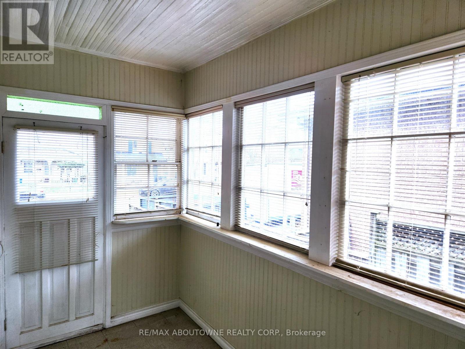 Main - 177 Chatham Street, Brantford, Ontario  N3S 4G6 - Photo 15 - X12607548