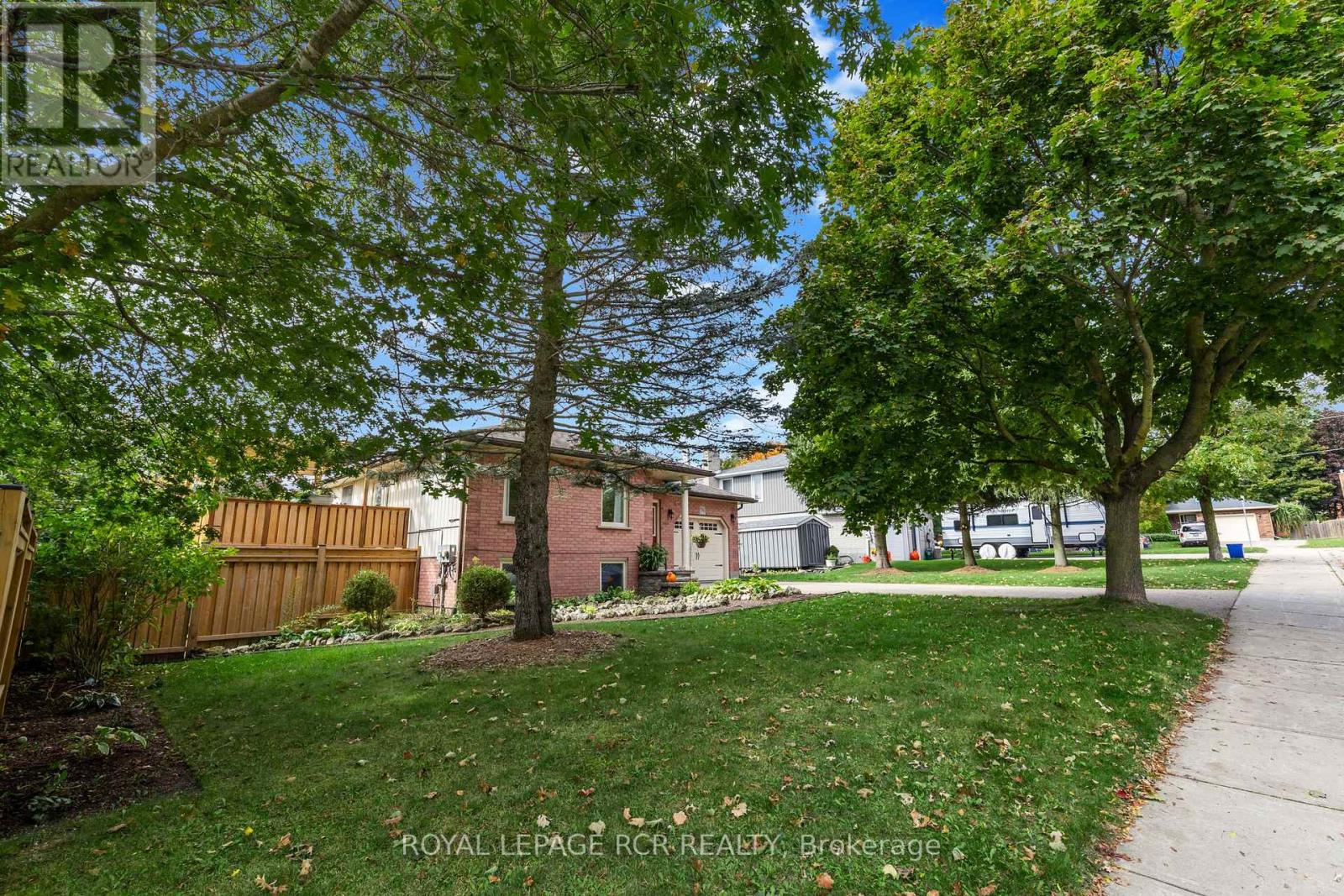 56 Wilson Crescent, Centre Wellington, Ontario  N0B 1S0 - Photo 47 - X12464730