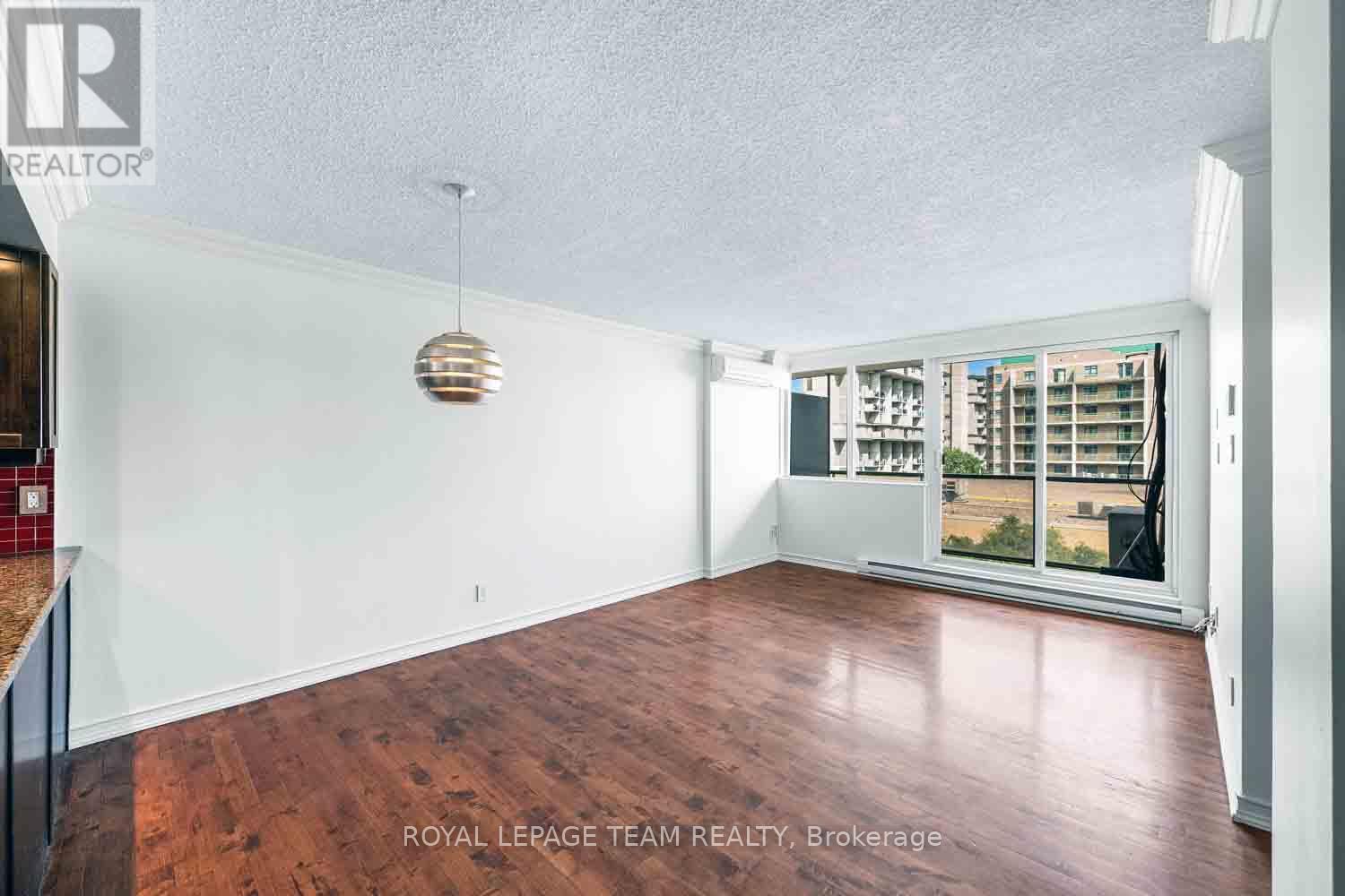 504 - 154 Nelson Street, Ottawa, Ontario  K1N 7R5 - Photo 8 - X12607388