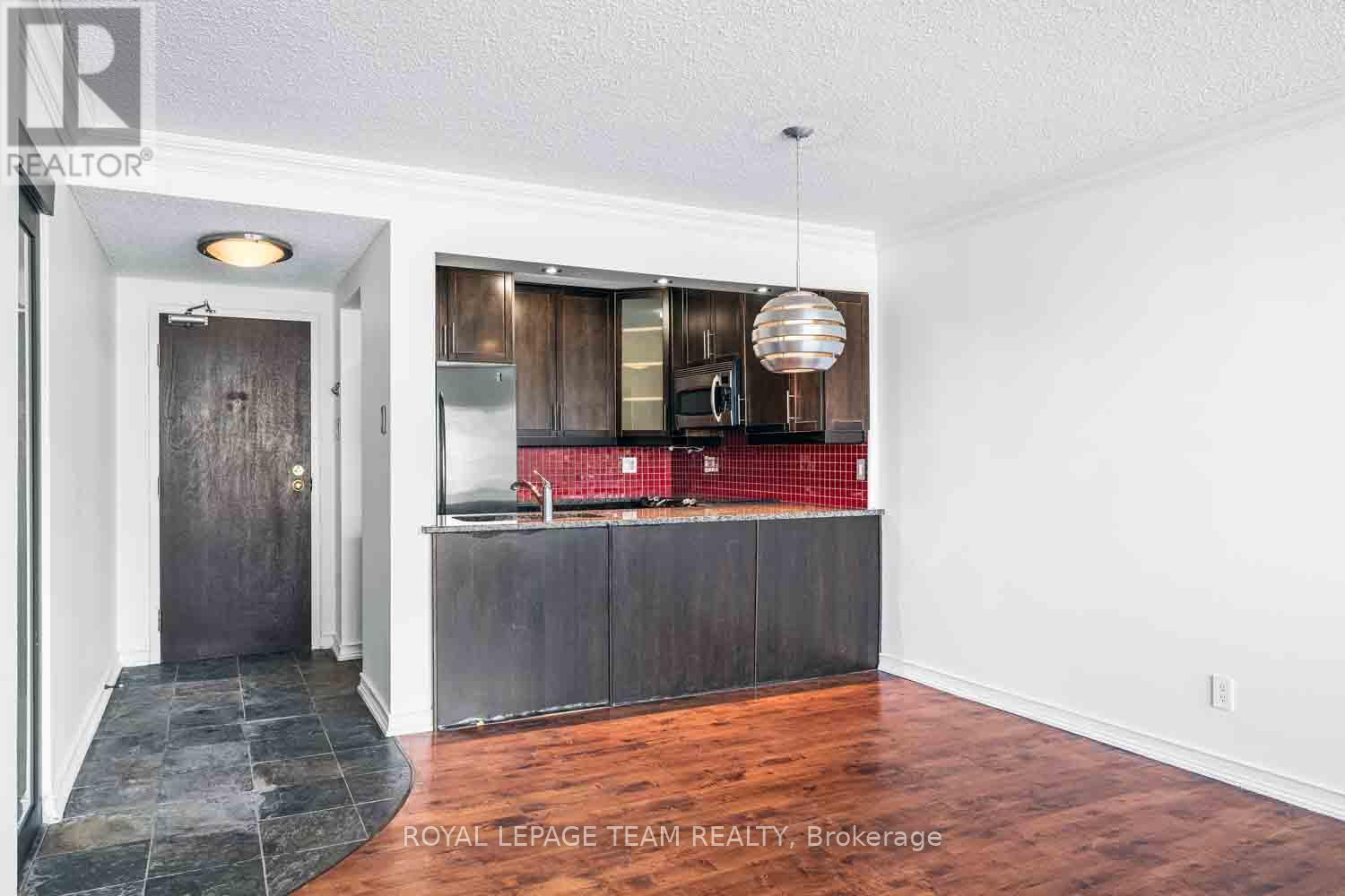 504 - 154 Nelson Street, Ottawa, Ontario  K1N 7R5 - Photo 12 - X12607402