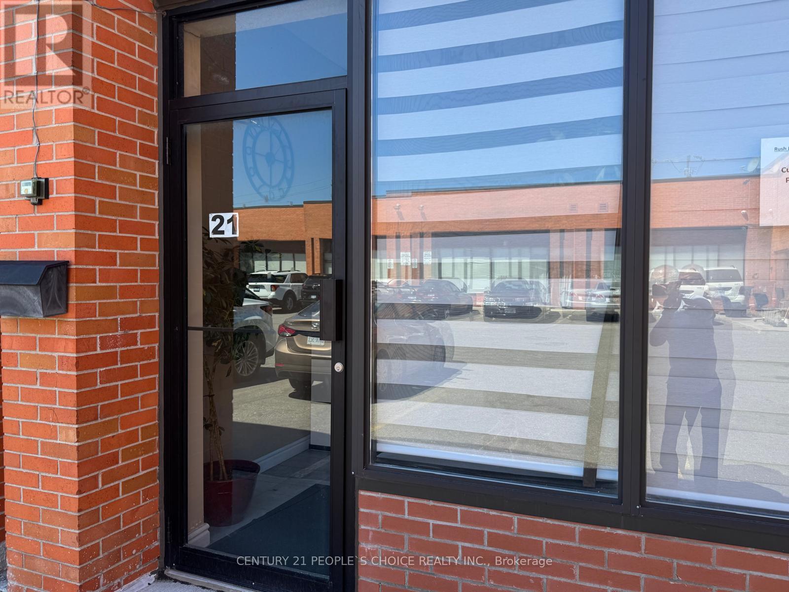 21 - 4801 Steeles Avenue W, Toronto, Ontario  M9L 2W1 - Photo 2 - W12607568