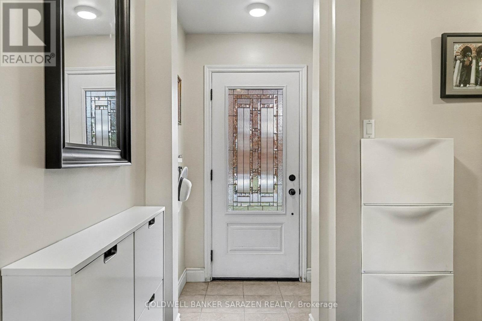 868 Duberry Street, Ottawa, Ontario  K2A 3T3 - Photo 3 - X12602792