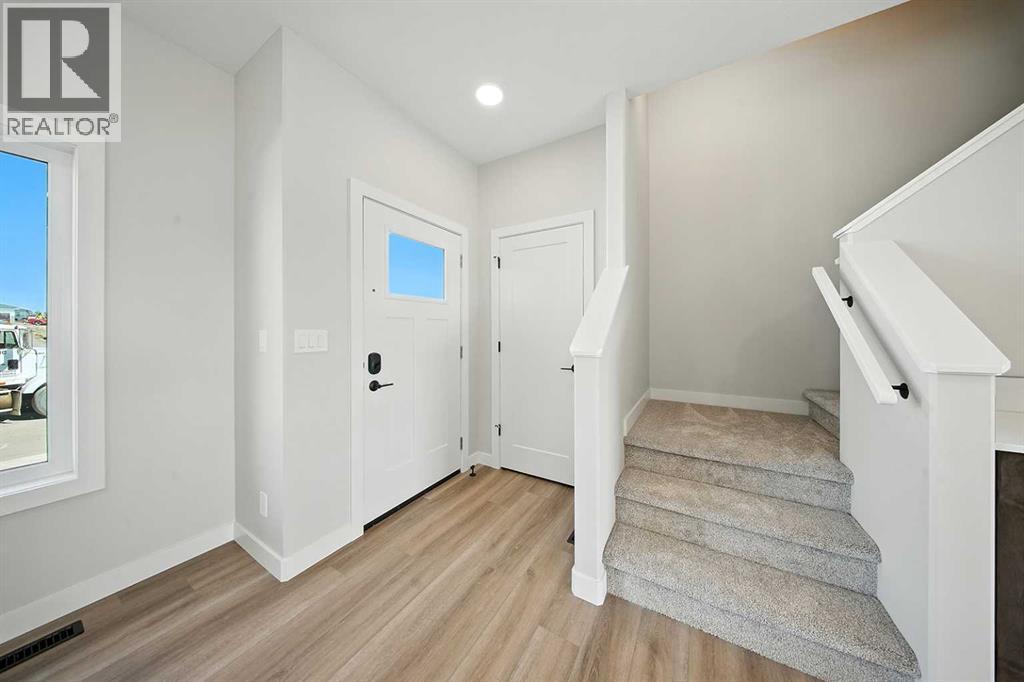 15 Gray Close, Sylvan Lake, Alberta  T4S 0W4 - Photo 3 - A2252444