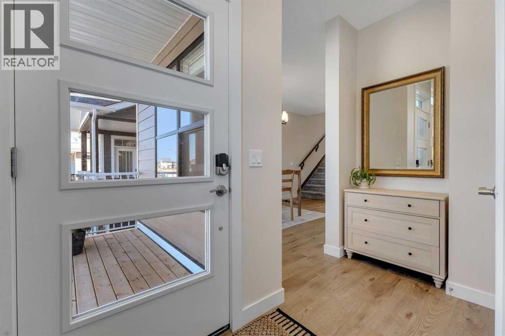 547 Rowmont Boulevard Nw, Calgary, Alberta  T3L 0G4 - Photo 2 - A2251329