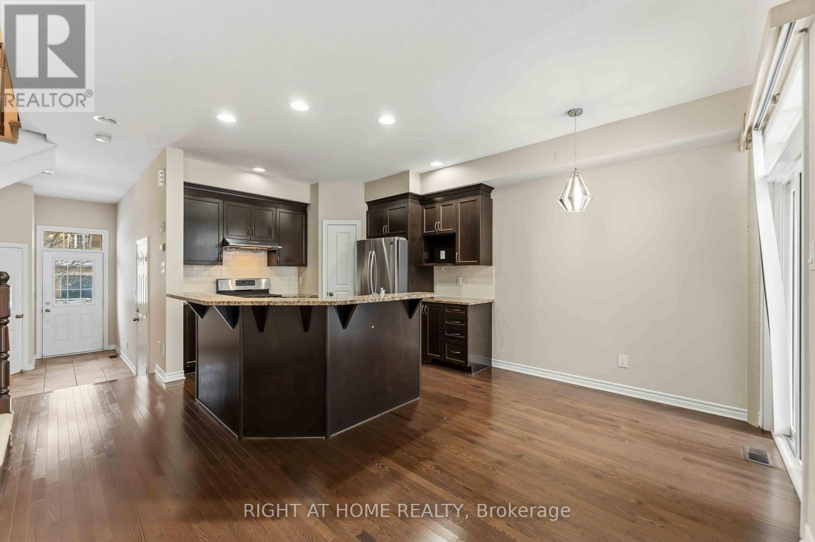 359 Kingbrook Drive, Ottawa, Ontario  K2M 0G2 - Photo 2 - X12607620