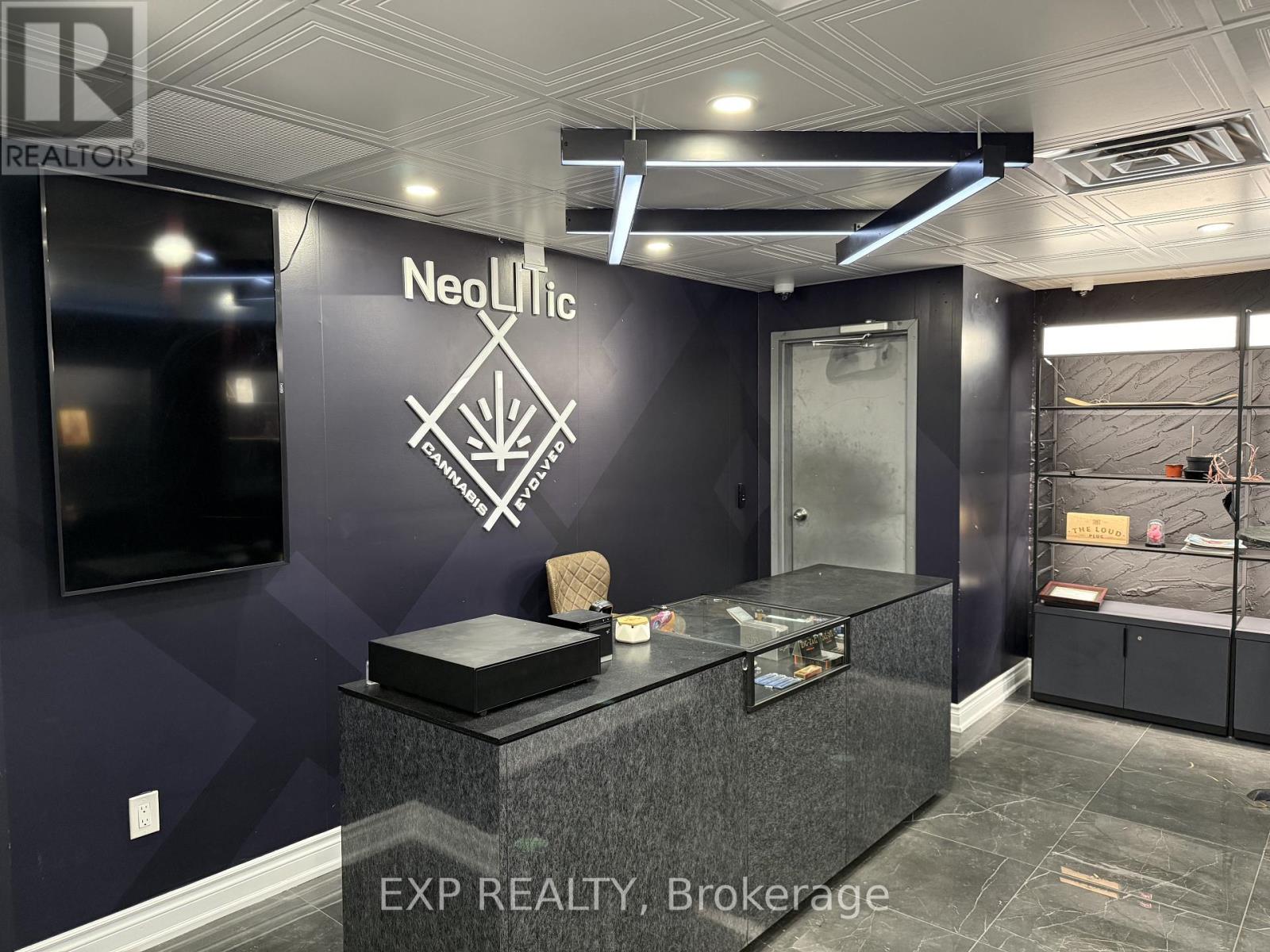 4665 Queen Street, Niagara Falls, Ontario  L2E 2L9 - Photo 4 - X12607588