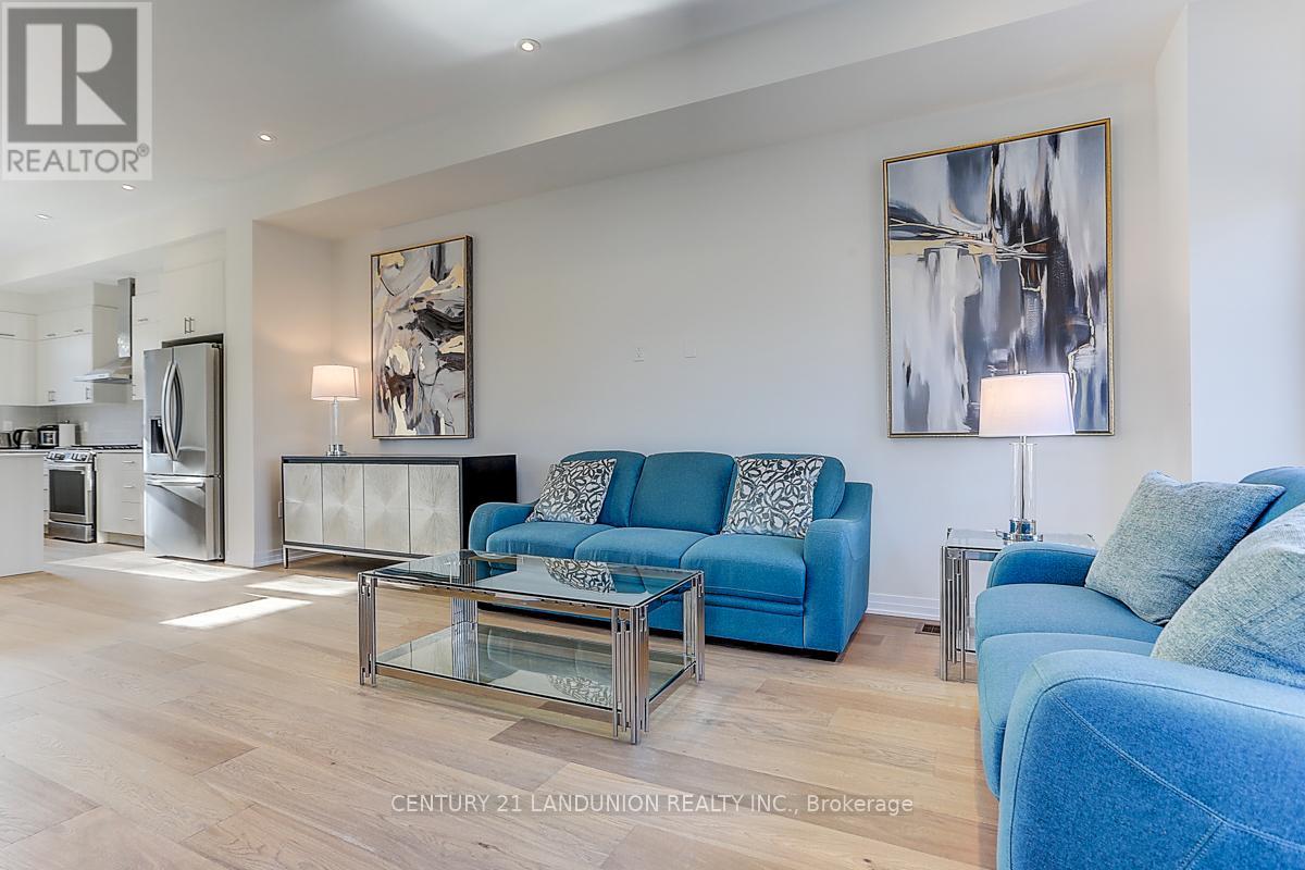 6 De La Roche Drive, Vaughan, Ontario  L4L 1A6 - Photo 11 - N12607562