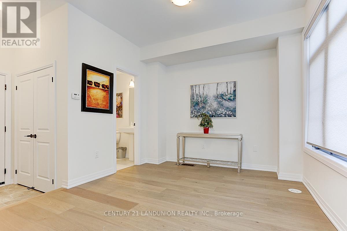 6 De La Roche Drive, Vaughan, Ontario  L4L 1A6 - Photo 6 - N12607562