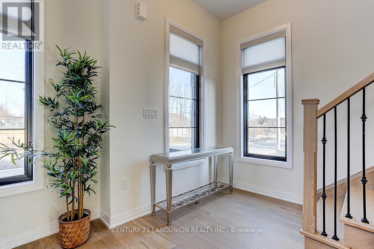 6 De La Roche Drive, Vaughan, Ontario  L4L 1A6 - Photo 10 - N12607562