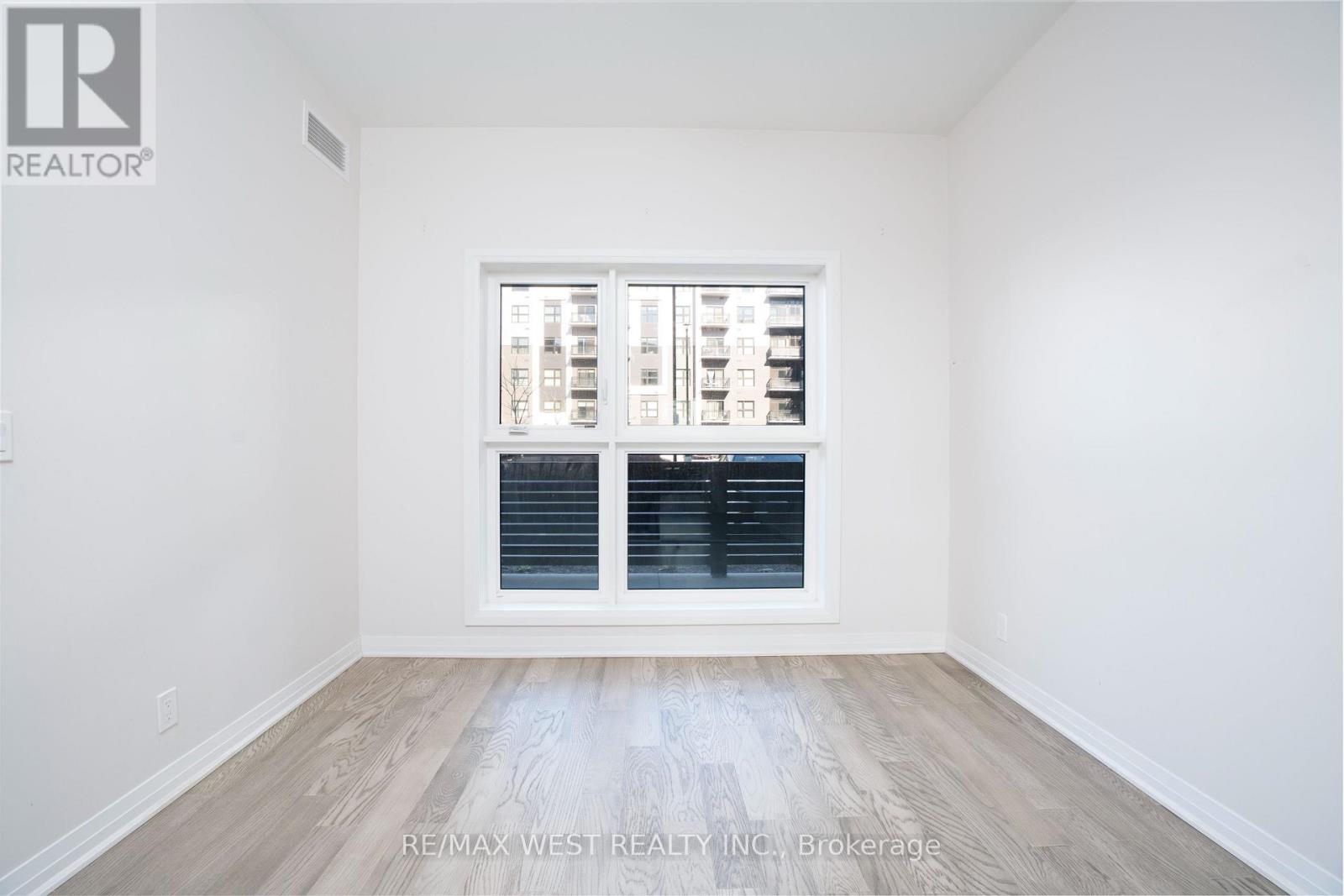 133 - 102 Grovewood Common, Oakville, Ontario L6H 0X2 - Photo 4 - W12607208