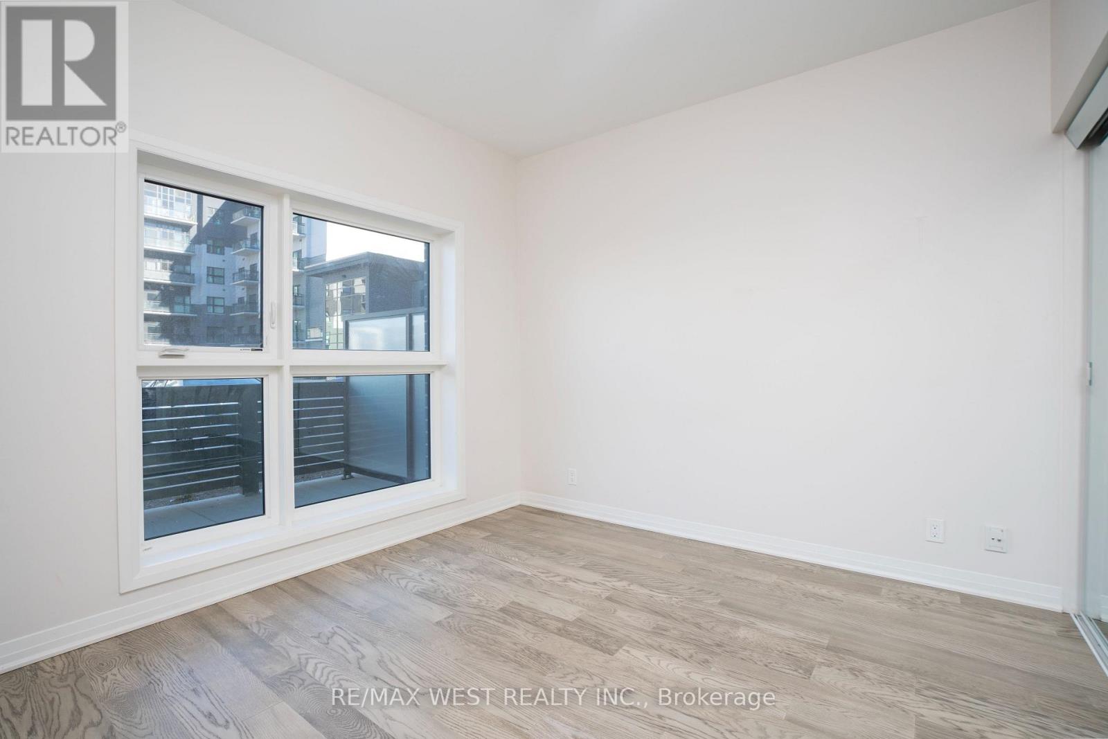 133 - 102 Grovewood Common, Oakville, Ontario L6H 0X2 - Photo 2 - W12607208