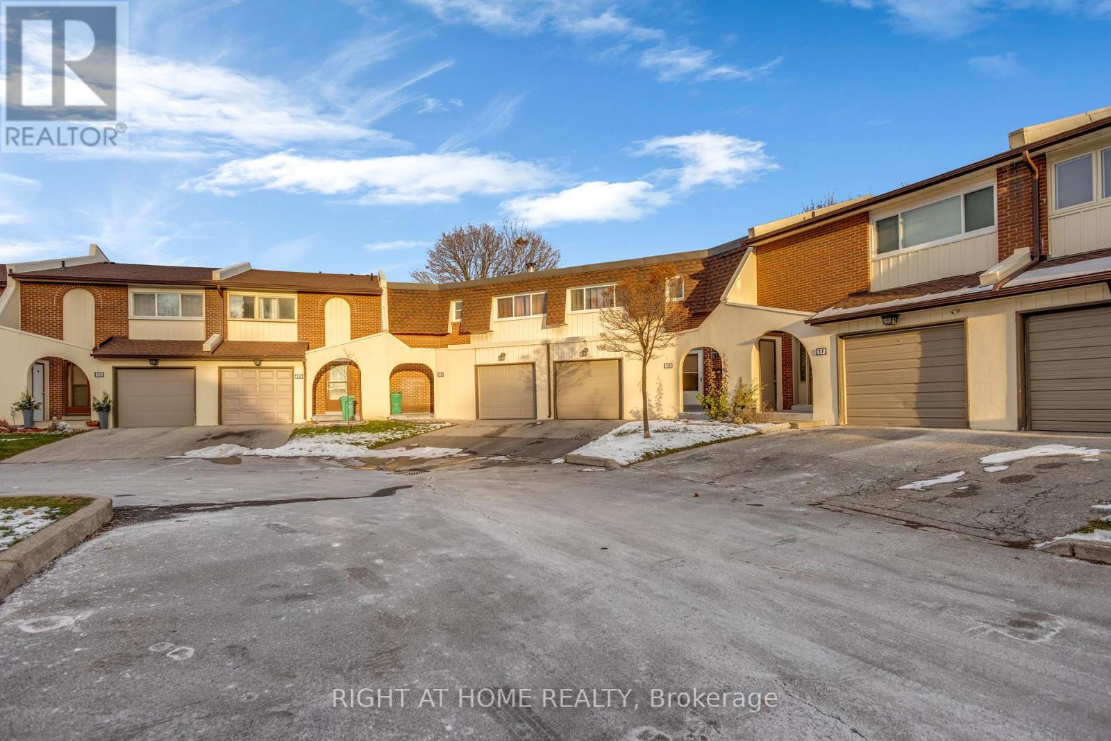 15 - 41 Mississauga Valley Boulevard, Mississauga, Ontario  L5A 3N5 - Photo 3 - W12520160