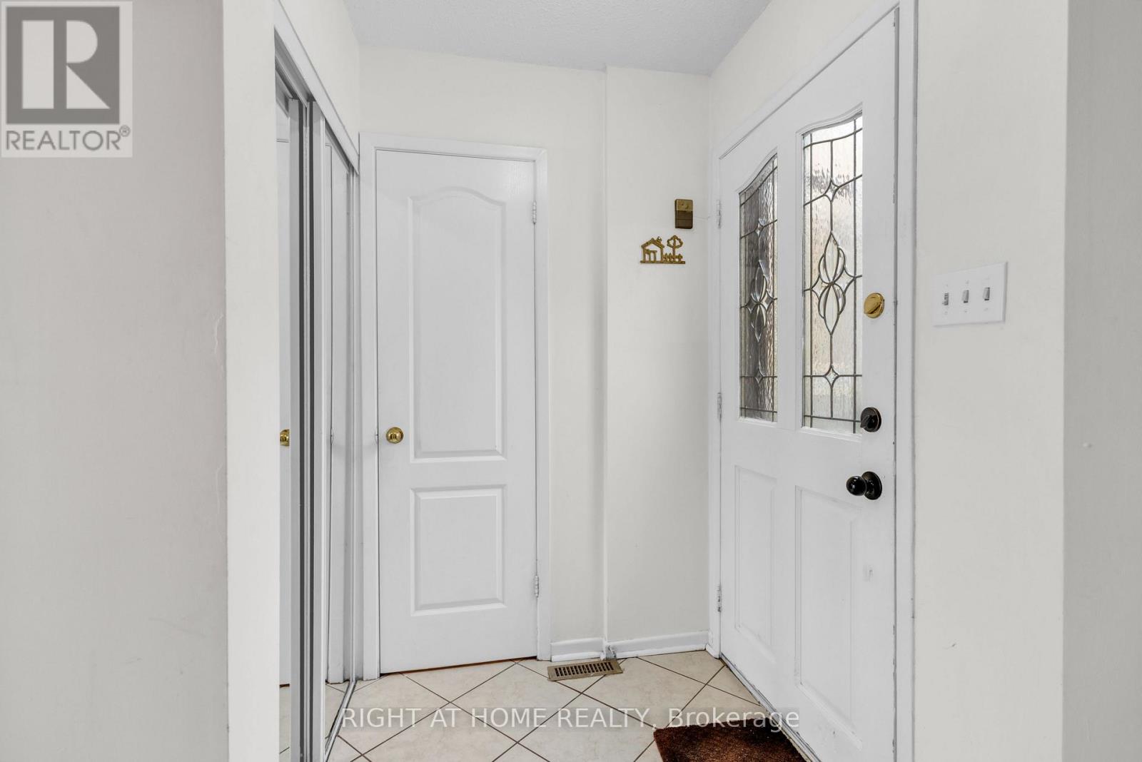 15 - 41 Mississauga Valley Boulevard, Mississauga, Ontario  L5A 3N5 - Photo 7 - W12520160