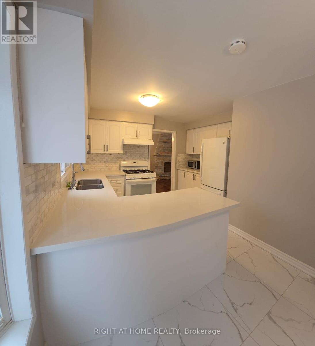 9 Ontario Street W, Mississauga, Ontario L5M 1S9 - Photo 12 - W12606516