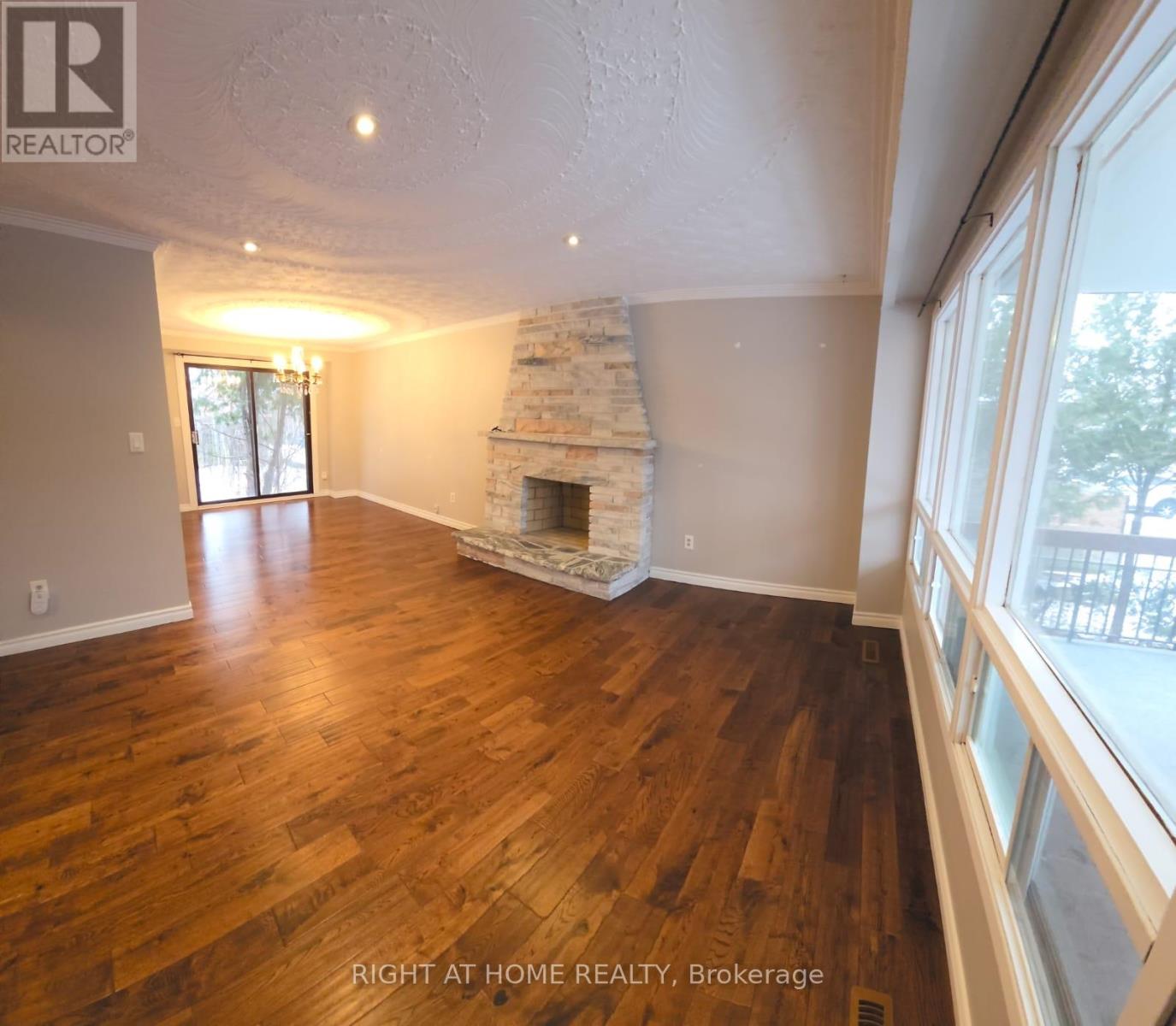 9 Ontario Street W, Mississauga, Ontario L5M 1S9 - Photo 7 - W12606516
