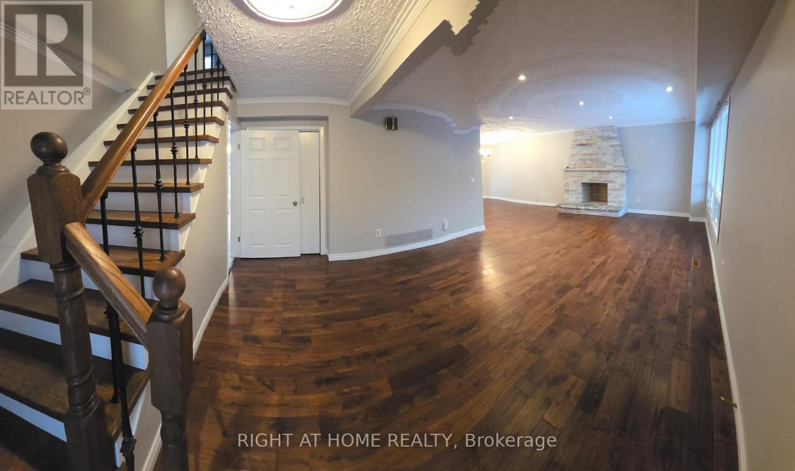 9 Ontario Street W, Mississauga, Ontario L5M 1S9 - Photo 9 - W12606516