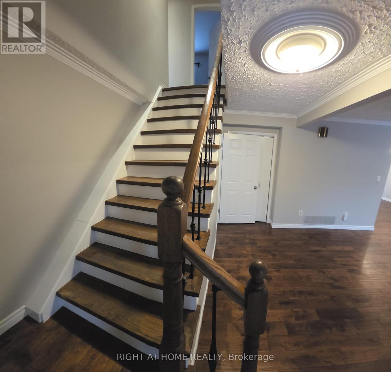 9 Ontario Street W, Mississauga, Ontario L5M 1S9 - Photo 13 - W12606516