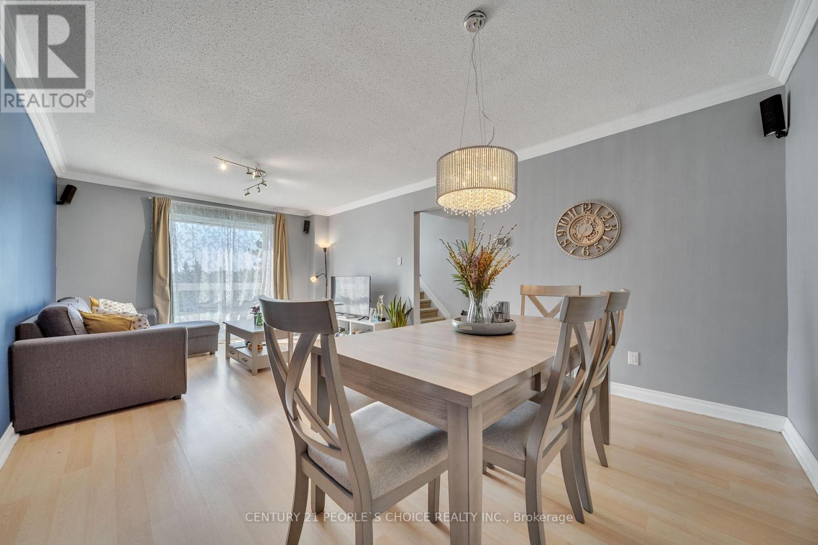 51 Mcmullen Crescent, Brampton, Ontario L6S 3M2 - Photo 12 - W12607594