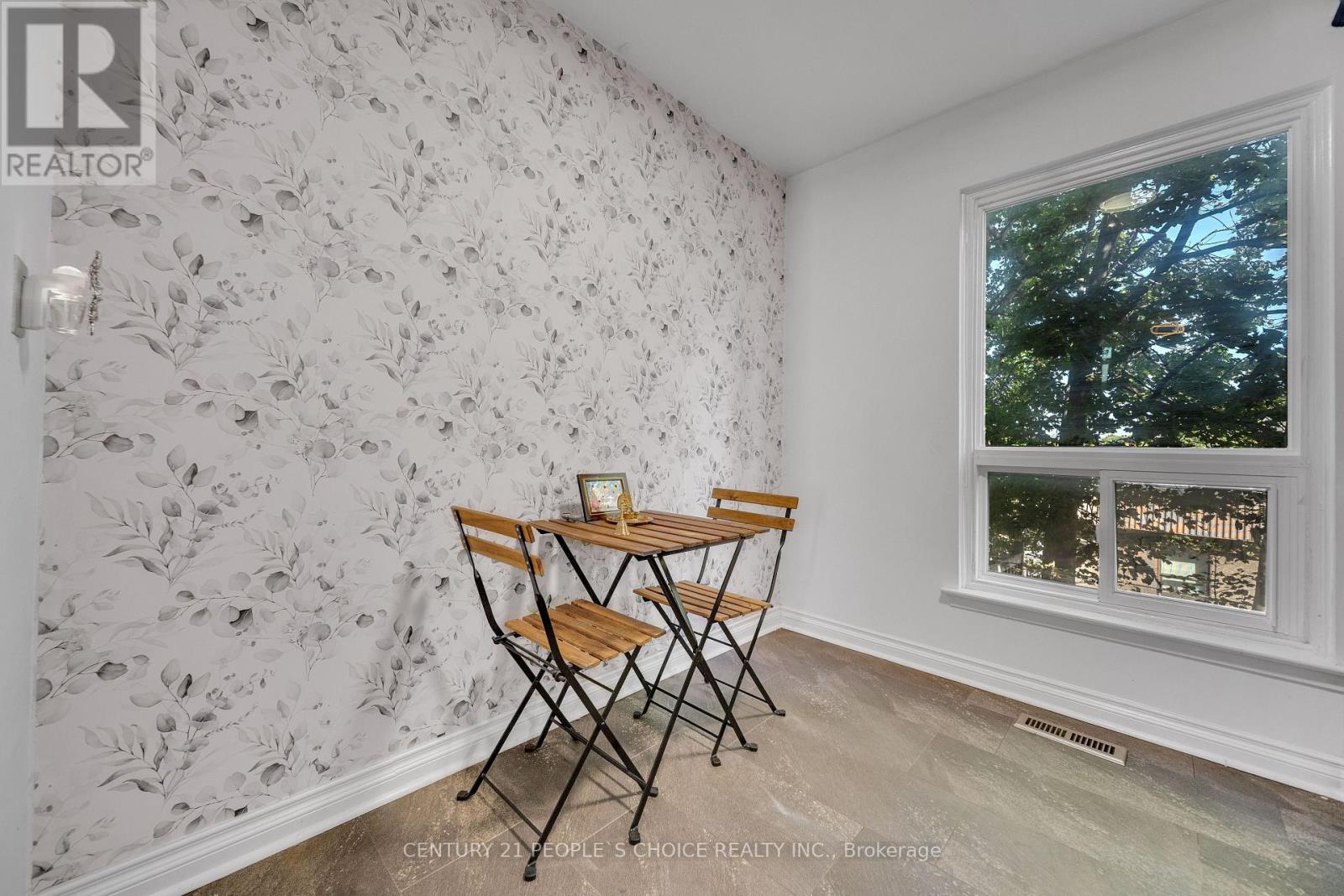 51 Mcmullen Crescent, Brampton, Ontario L6S 3M2 - Photo 13 - W12607594